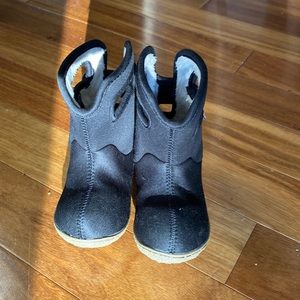 Boggs faux fur lined boots